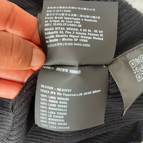 Prada Superfine Wool Black long sleeve turtleneck - Picture 2 of 8